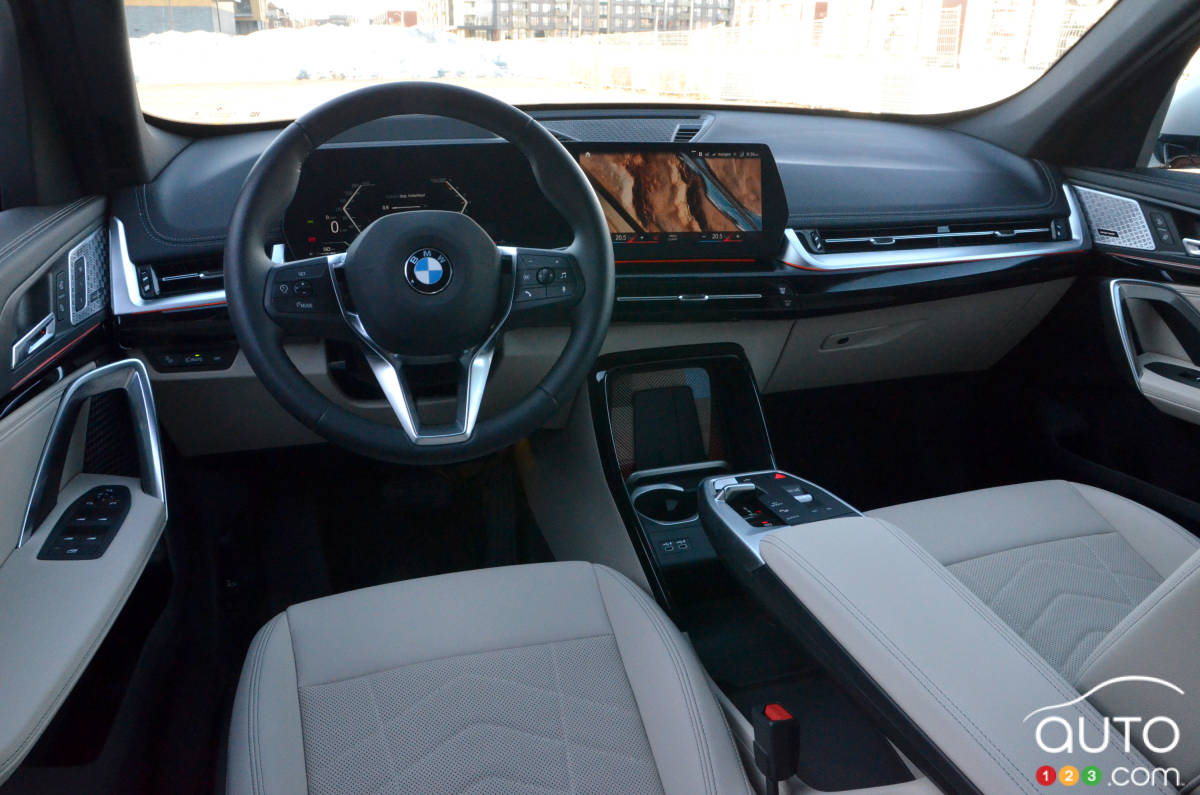 Intérieur de BMW X1 xDrive28i 2023